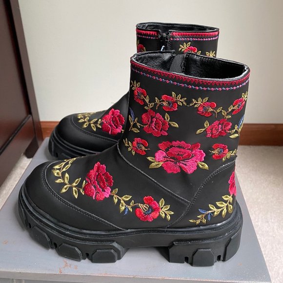 FARM RIO Women Floral Embroidery Boots - NEW NWOB - Picture 4 of 11